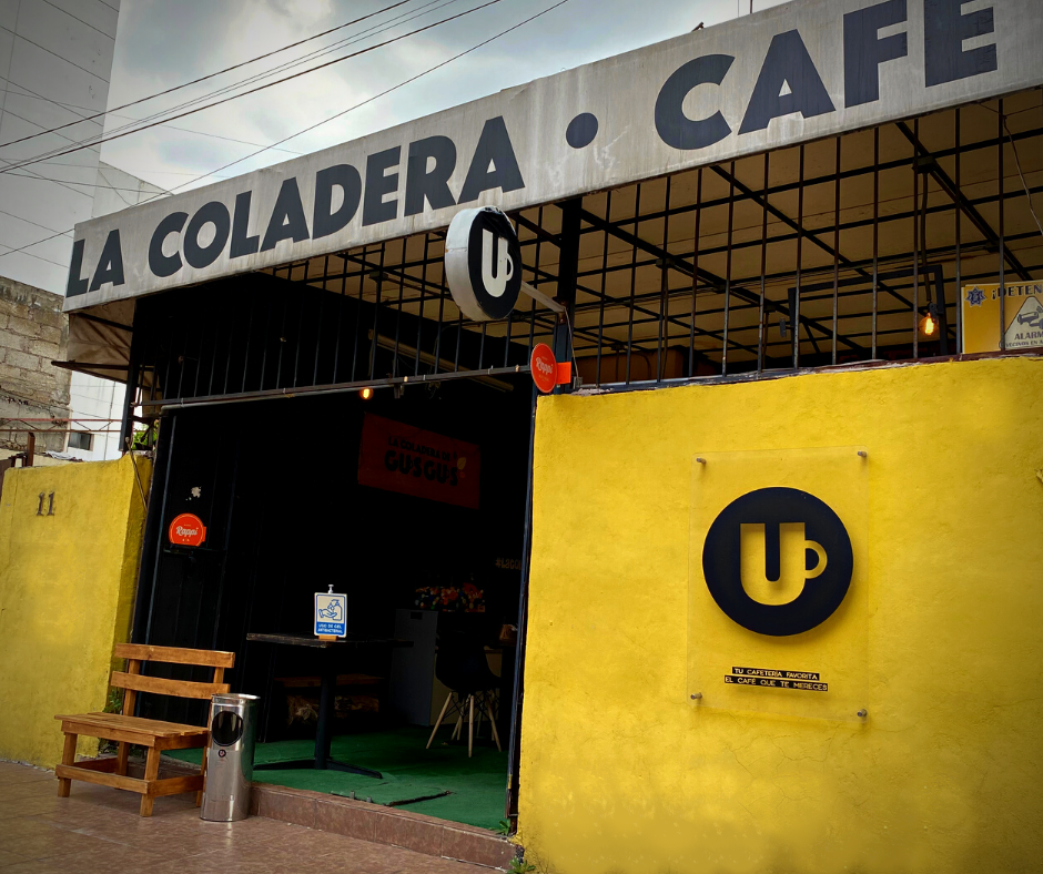 Primera fachada de LACOLADERA